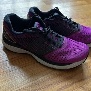 New Balance 860 running shoes.